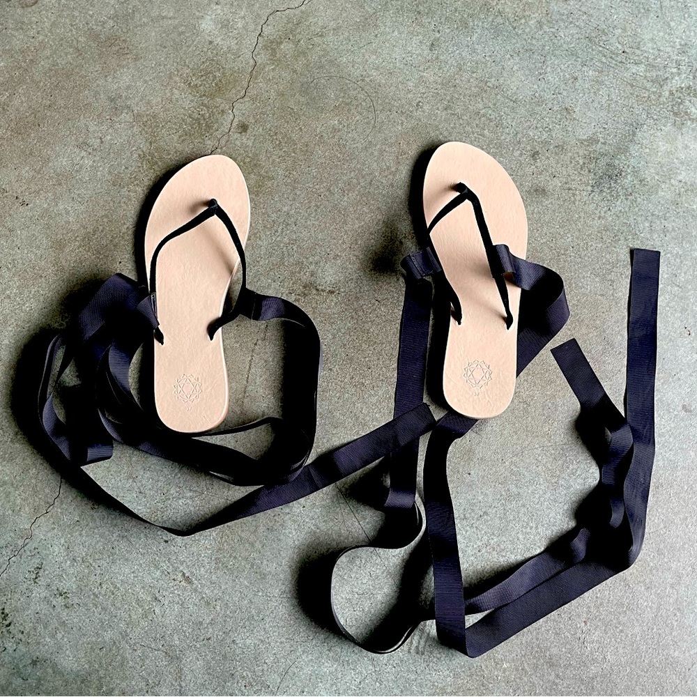 Elegant & Comfy Black Lace Up / Espadrilles Flip Flops size 37